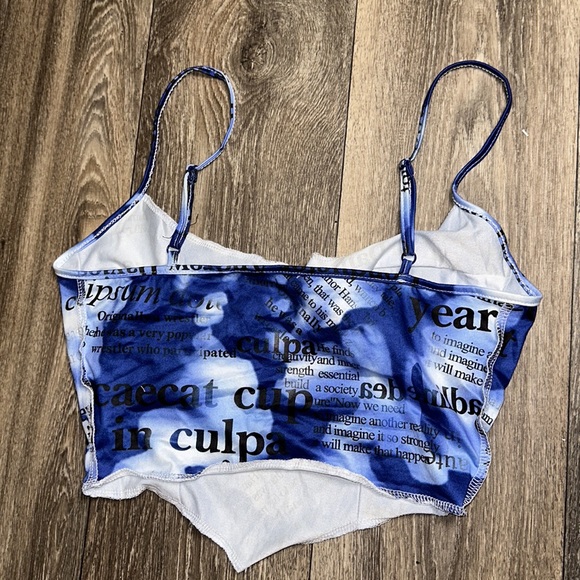 News cropped top - Picture 3 of 3